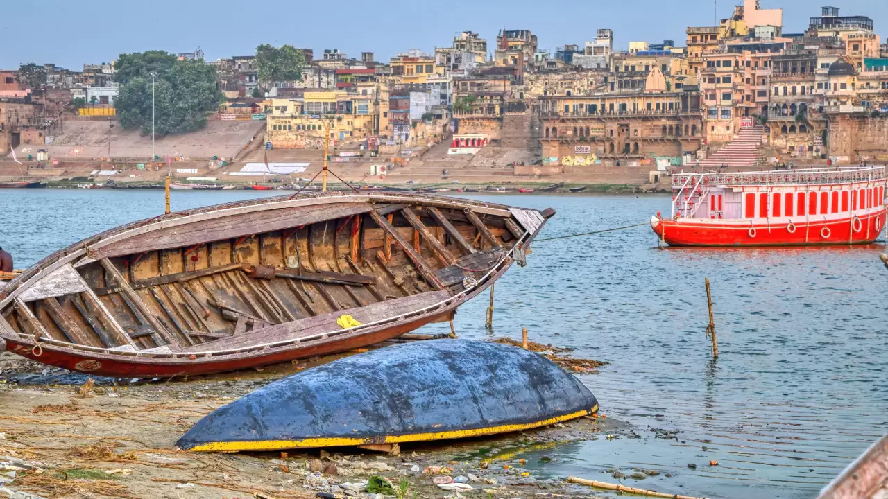 The ghats of Varanasi on the western bank of the Ganga