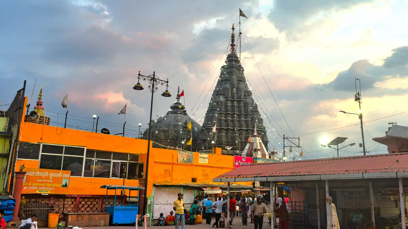 The Vishnupad temple at Gaya